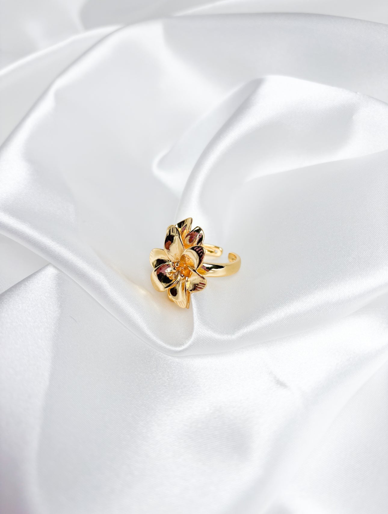 The Dahlia Ring