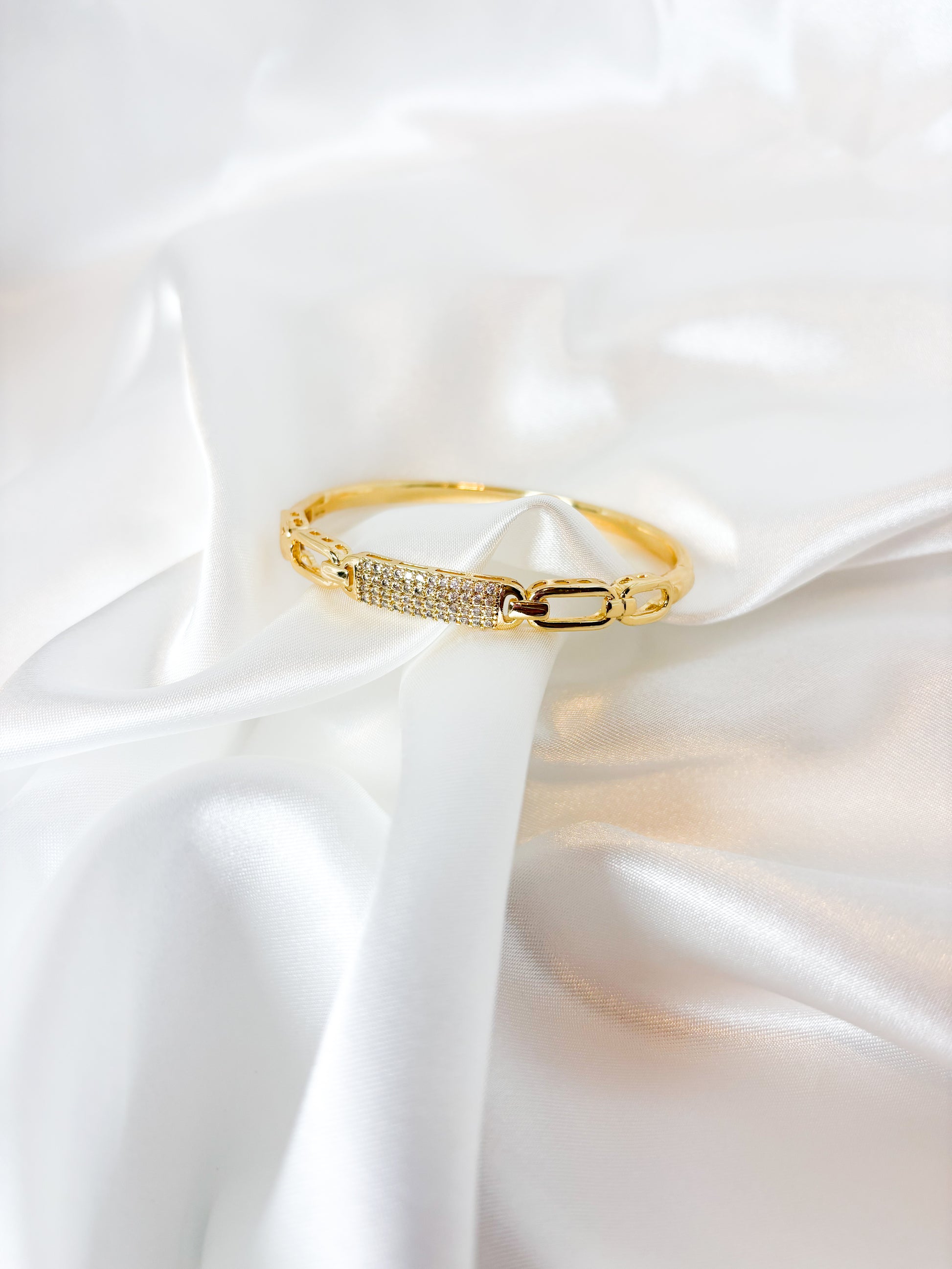 The Emilia Bar Bracelet