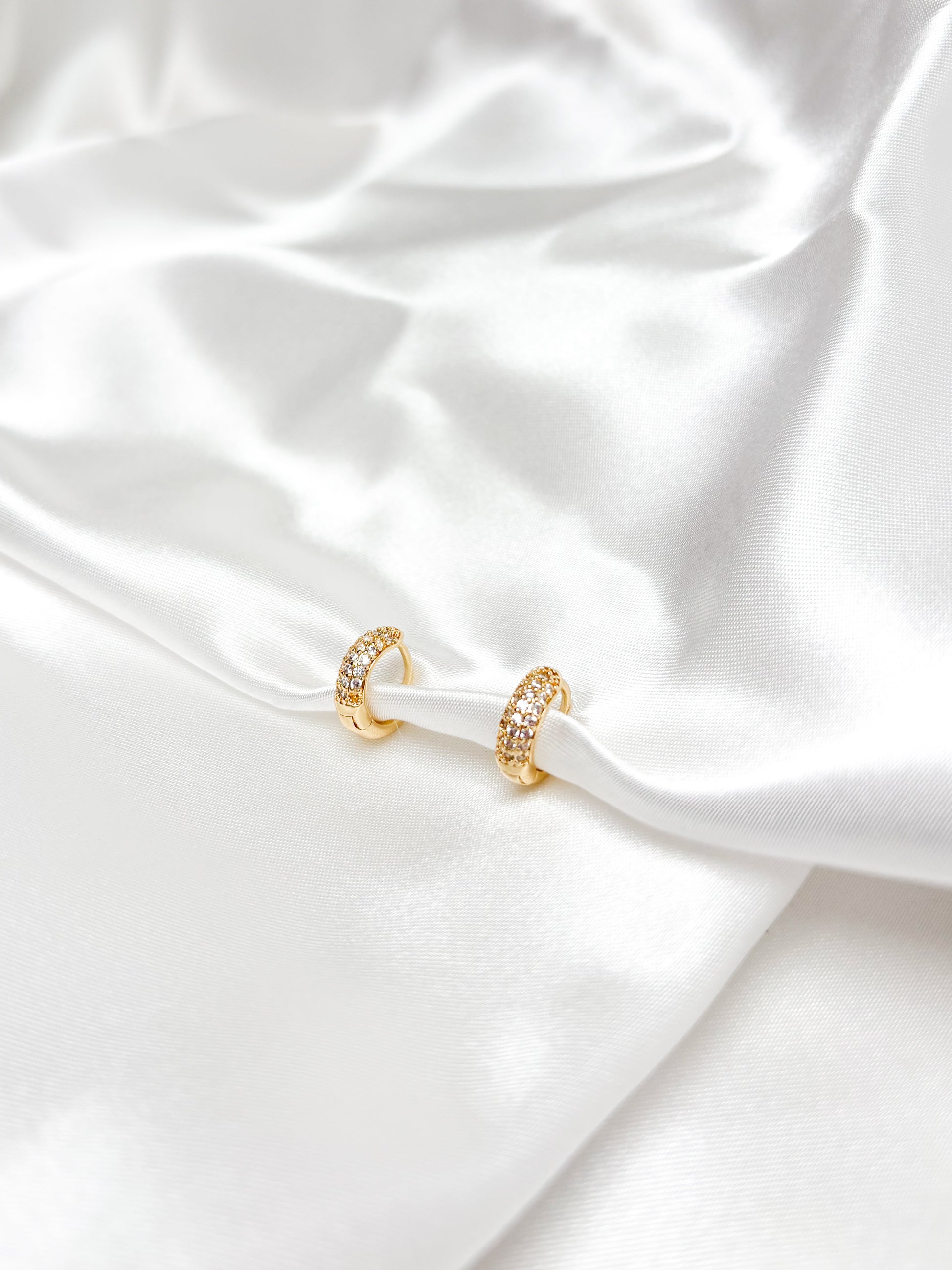 The Lumi Luxe Huggies